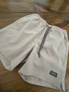 ✨AFTCO Beige Kids Shorts with Gray Drawstring